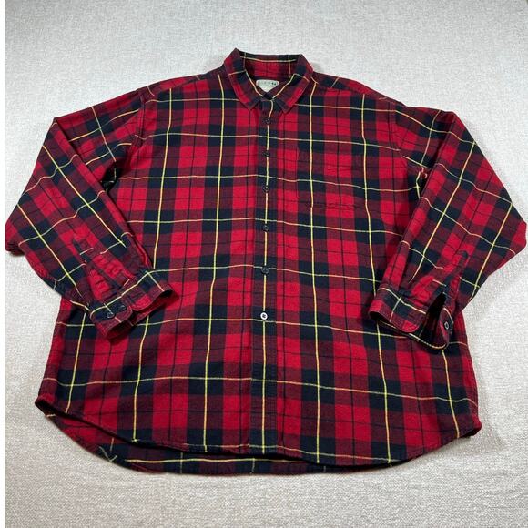 LL Bean Men’s XL Red Black Plaid Long Sleeve Button Front Flannel Shirt Classic - Picture 1 of 5